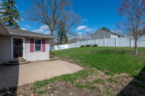 1018 Tee ST, Dixon, IL 61021