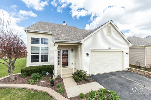 21102 Windsor Lake WAY, Crest Hill, IL 60403