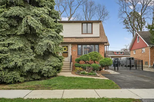 8021 S Lavergne AVE, Burbank, IL 60459