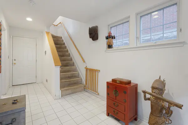 4922 S Cornell AVE #B, Chicago, IL 60615