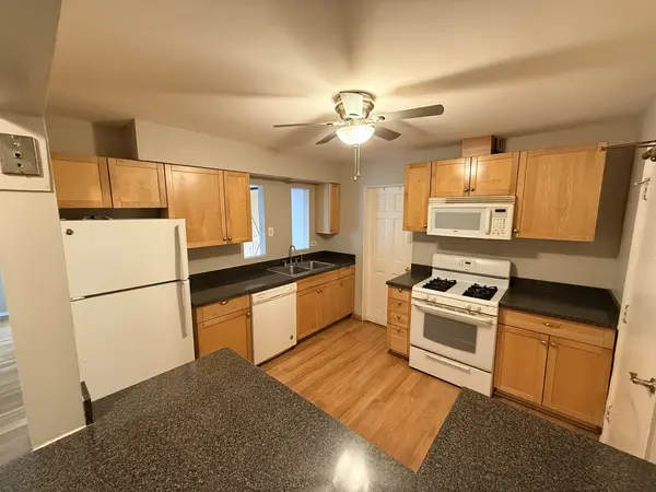 8936 Northshore DR #104D, Des Plaines, IL 60016