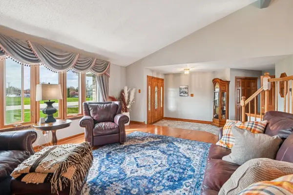 13703 McCabe DR, Orland Park, IL 60467