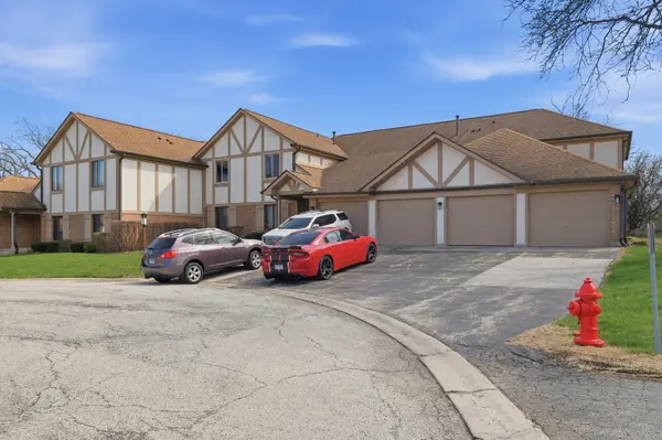 825 Thornton CT #2A, Schaumburg, IL 60193