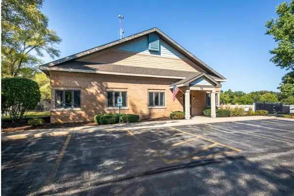 72 East ST, Crystal Lake, IL 60014