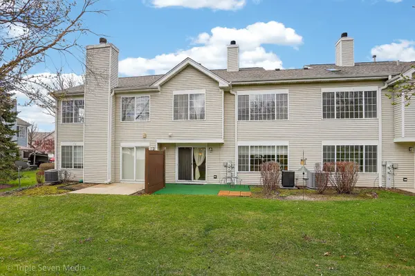 705 Timothy CT, East Dundee, IL 60118