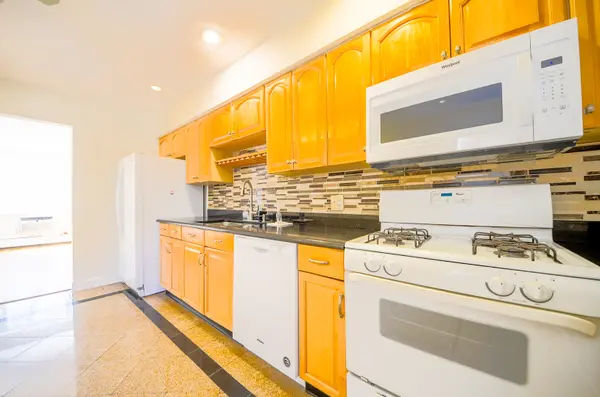 1308 Perry ST #B, Des Plaines, IL 60016