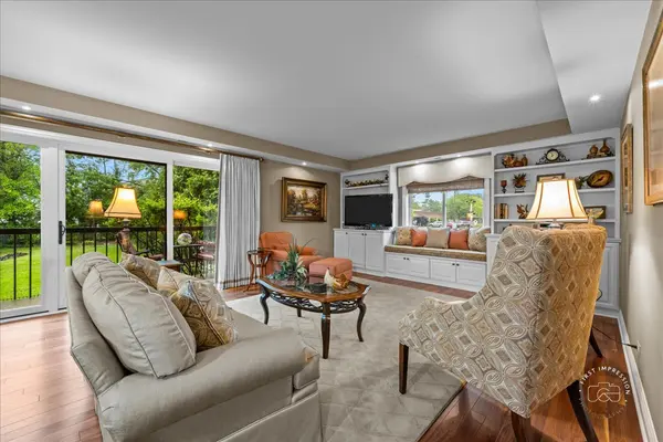 1103 N Mill ST #111, Naperville, IL 60563