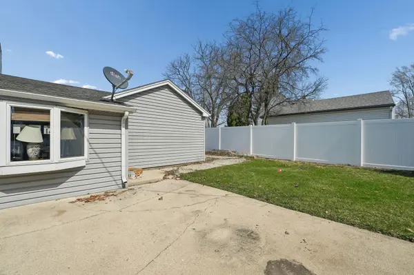 901 E Sunrise RD, Addison, IL 60101