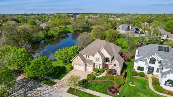 2360 Sutton LN, Aurora, IL 60502