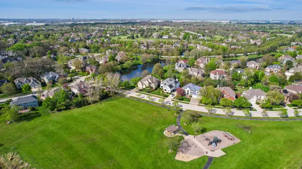 2360 Sutton LN, Aurora, IL 60502