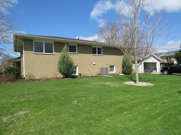 243 37th AVE, East Moline, IL 61244