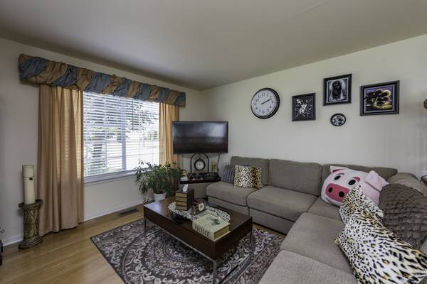 783 S Providence LN, Round Lake, IL 60073