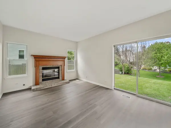 1433 Polo DR, Bartlett, IL 60103