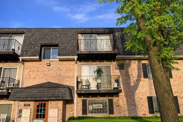 1303 N Baldwin CT #B3, Palatine, IL 60074