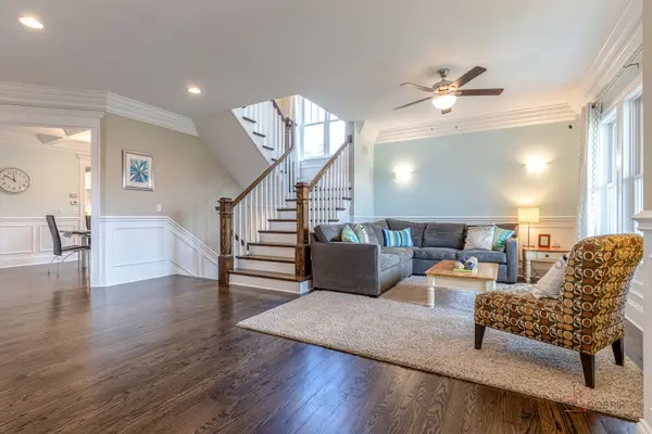 1849 N Chestnut AVE, Arlington Heights, IL 60004