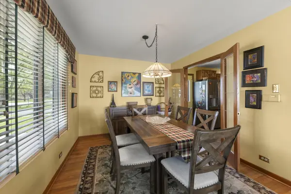 256 S Ellyn AVE, Glen Ellyn, IL 60137