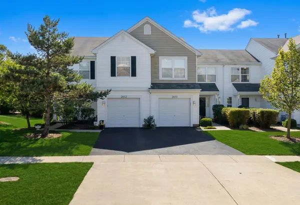 2010 Orchard LN, Carpentersville, IL 60110