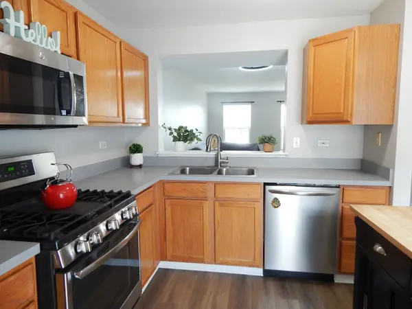 409 E Victoria CIR #409, North Aurora, IL 60542