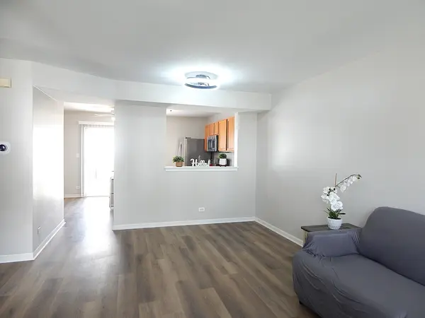 409 E Victoria CIR #409, North Aurora, IL 60542