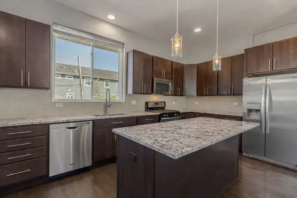 4406 W Wilson AVE, Chicago, IL 60630