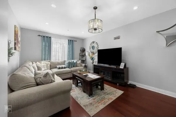 7504 Claridge DR #E, Bridgeview, IL 60455