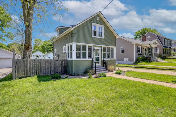 318 S 11th AVE, St. Charles, IL 60174