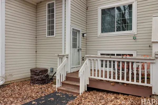 283 W Whispering Oaks LN, Round Lake, IL 60073