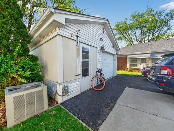 18704 Highland AVE, Homewood, IL 60430