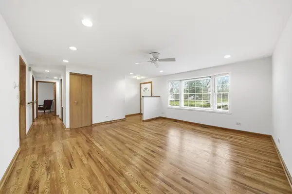 133 Lela LN, Schaumburg, IL 60193