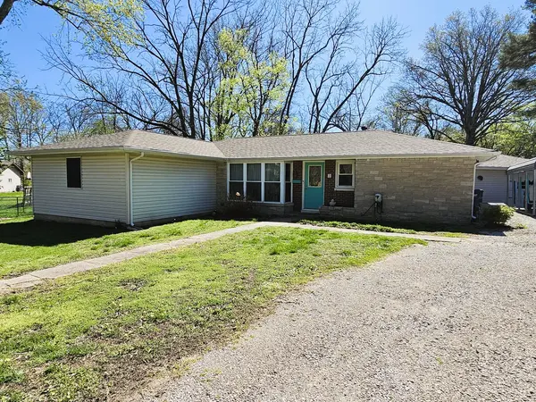 2 Lincoln DR, Mt Vernon, IL 62864