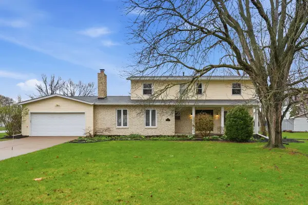 4 Estate CT, Bettendorf, IA 52722