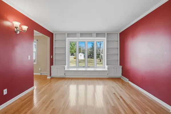 4 Estate CT, Bettendorf, IA 52722