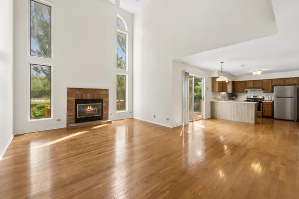 1119 Berkshire LN, Barrington, IL 60010