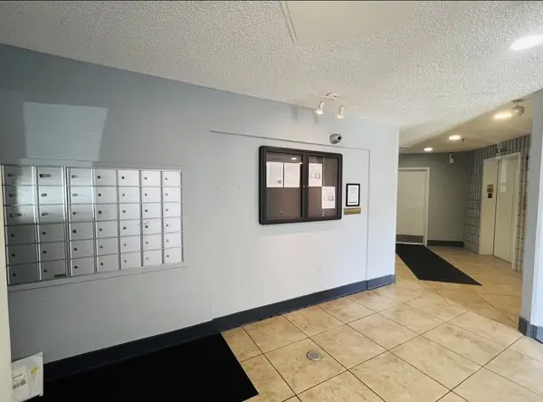 1750 N Marywood AVE #216, Aurora, IL 60505