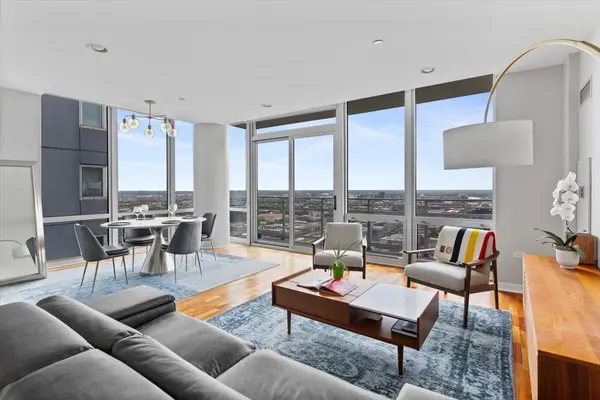 737 W Washington BLVD #3210, Chicago, IL 60661