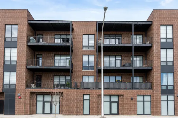 504 N Leavitt ST #302, Chicago, IL 60612