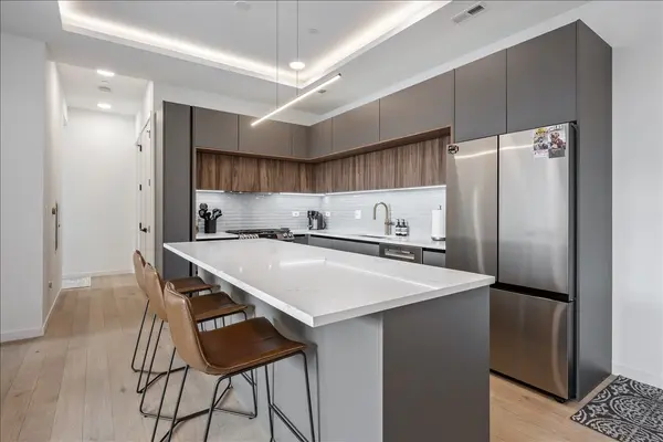 504 N Leavitt ST #302, Chicago, IL 60612