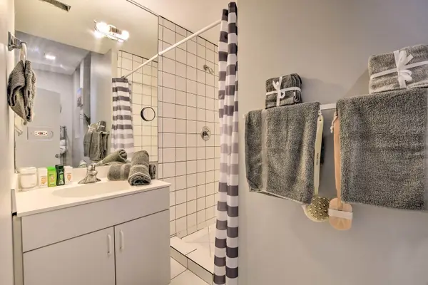 1409 W Superior ST #2R, Chicago, IL 60642