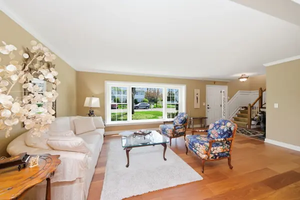 6662 Breckenridge RD, Lisle, IL 60532