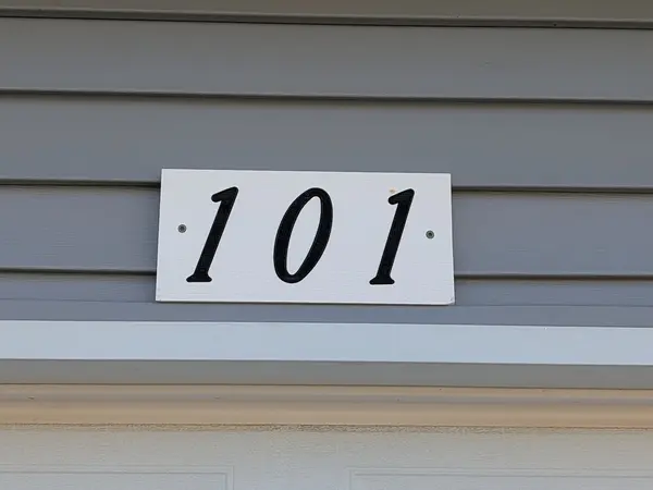 3020 E Stillwater LNDG #101, Urbana, IL 61802