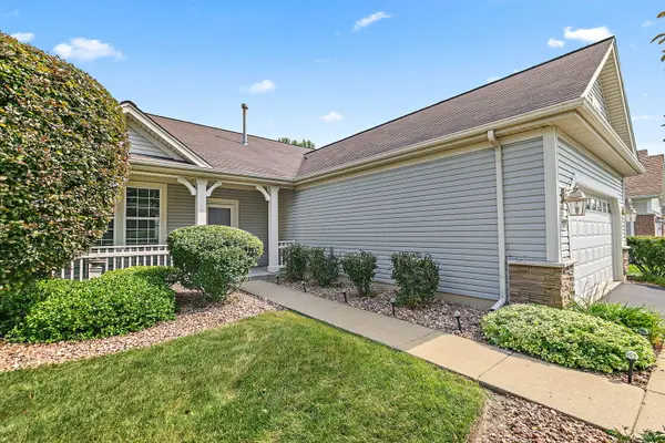13060 Coventry LN, Huntley, IL 60142