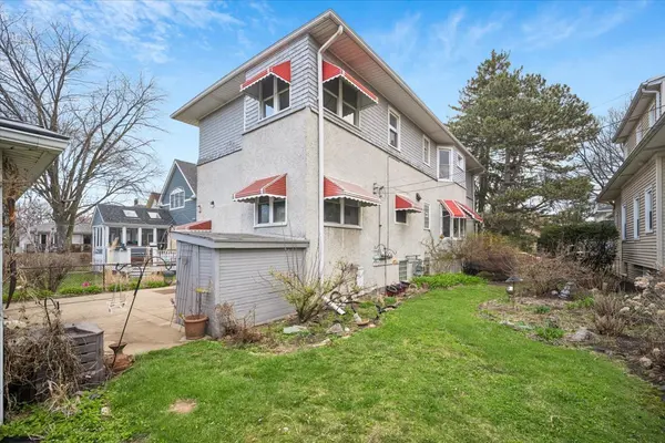715 N Taylor AVE N, Oak Park, IL 60302