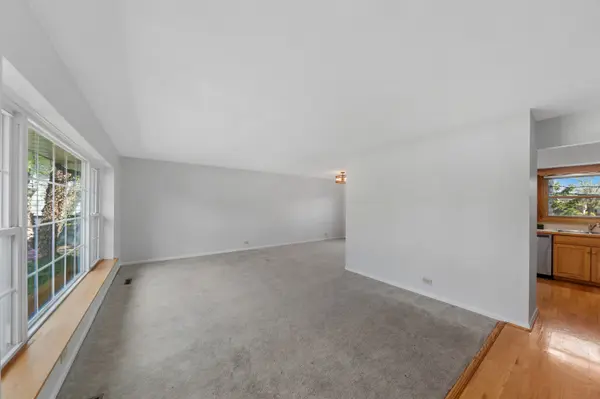 2007 N Spruce TER, Arlington Heights, IL 60004