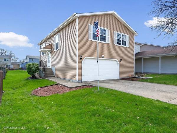 381 Thorncliffe DR, Glendale Heights, IL 60139