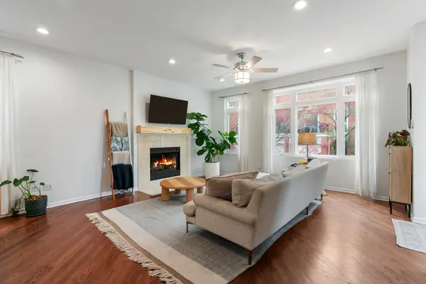 2839 N WOLCOTT AVE #E, Chicago, IL 60657