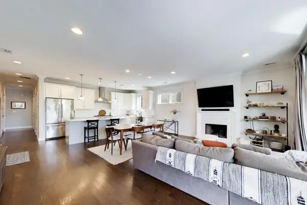 2912 W Shakespeare AVE #2, Chicago, IL 60647