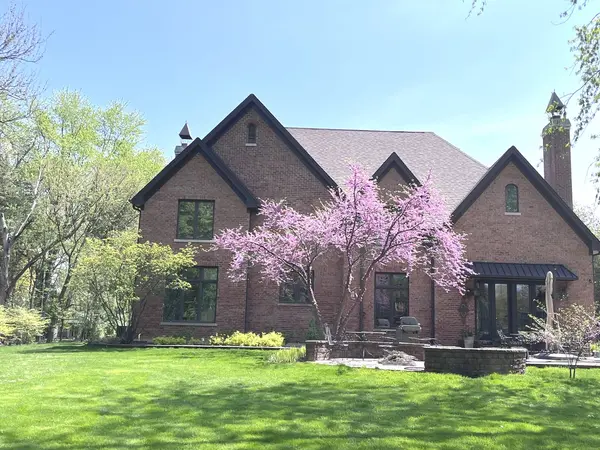 1026 Lincoln LN, Elk Grove Village, IL 60007