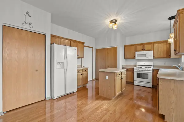 1534 W Cadillac CIR, Romeoville, IL 60446