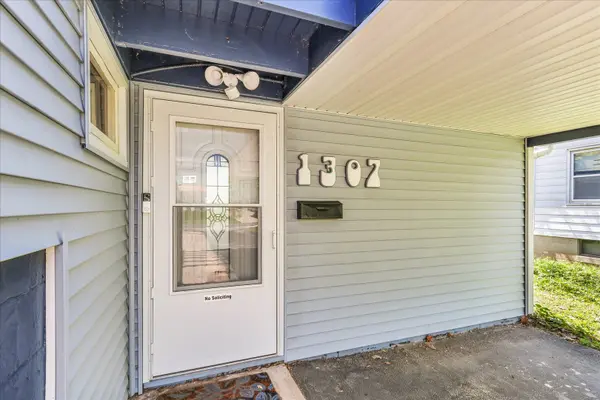 1307 W Clark ST, Champaign, IL 61821