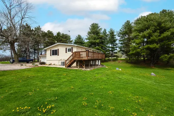 1487 Mccloud RD, Aledo, IL 61231